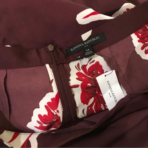 New Banana Republic Satin Ruched Midi Skirt Floral Red Burgundy Womens - Picture 7 of 7